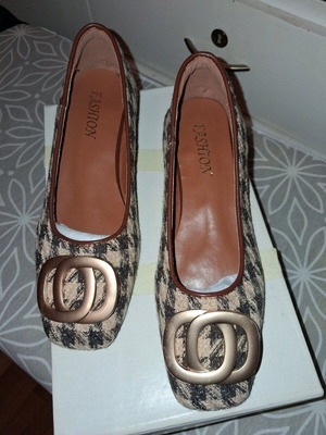Women's checked fabric moccasins like new with square toe and buckle