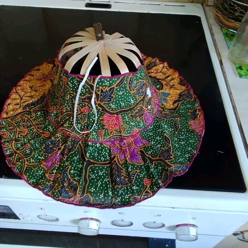 Batik Fan Hat like new