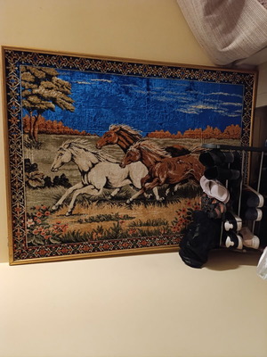 Handmade vintage carpet-style wall hanging like new