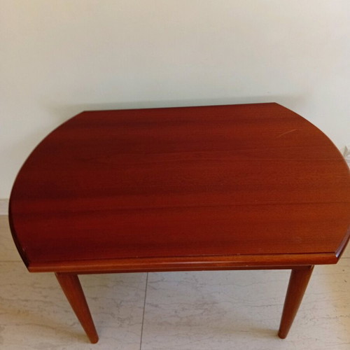 Solid walnut coffee table handmade like new