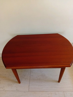 Solid walnut coffee table handmade like new