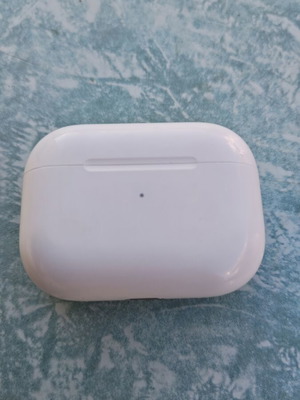 Apple AirPods Pro 2 USB-C MagSafe Charging Case A2968