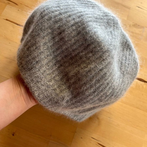 Woolen gray hat like new, size S