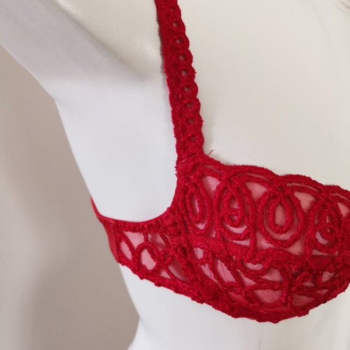 Lejaby bra No 34B new with unique design and rhinestones