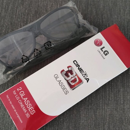 3D Cinema Glasses like new, pack of two pairs