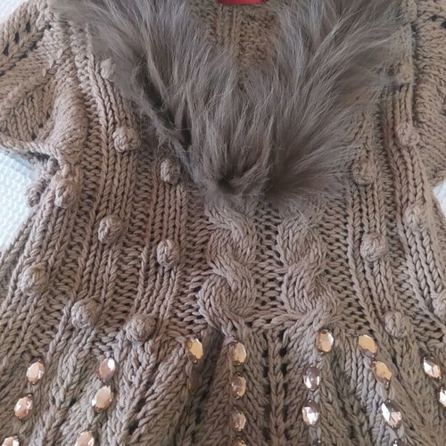 Knitted vest new with fur and strass, size M brown