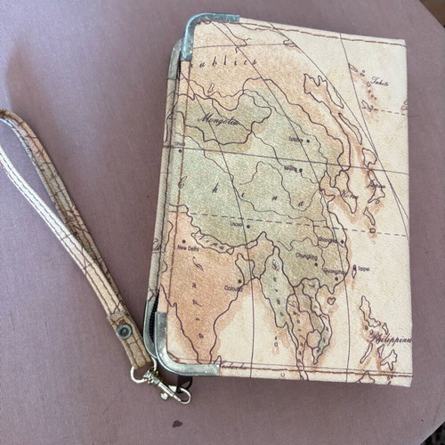 Vintage Organizer 1996 used with agenda, card holder, and weekly planner