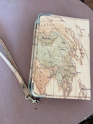 Vintage Organizer 1996 used with agenda, card holder, and weekly planner
