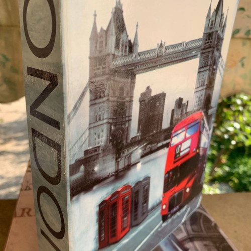 London Paper Box New 17.5x25x4 cm with Book Appearance