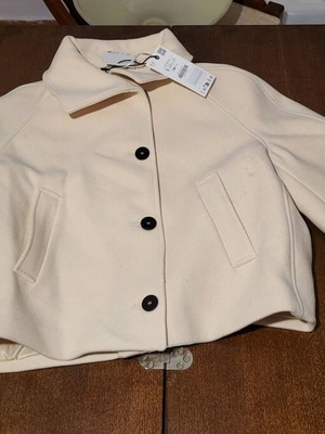 Zara ecru coat like new with black buttons