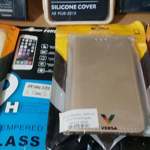Mobile phone cases new, pack of 18 with protective glass