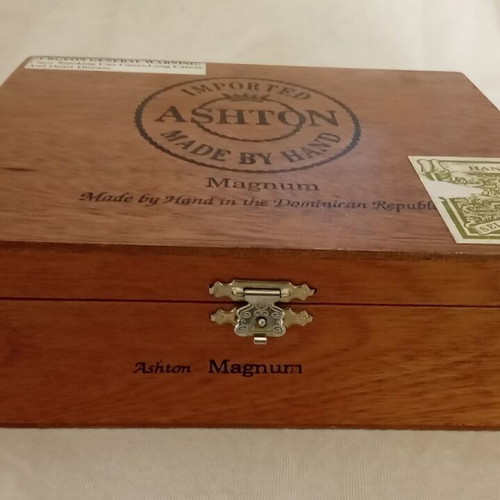 Ashton Magnum cigar box used, wooden