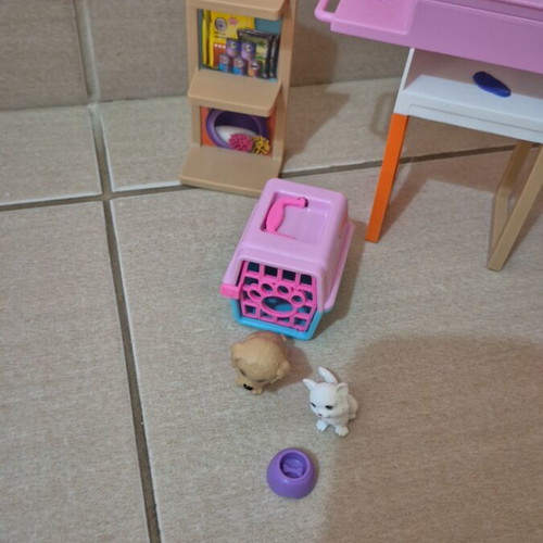 Barbie pet shop used