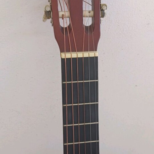 Classical guitar used with electroacoustic strings in very good condition