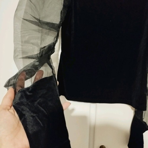 Velvet blouse with puffy transparent sleeves new, Authentic, size L