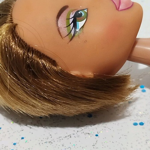 Bratz lot of 4 used damaged dolls for restoration projects