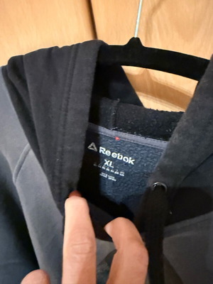 Reebok men's hoodie with pockets used, gray, XL