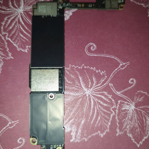 iPhone 7 main board used, unknown condition