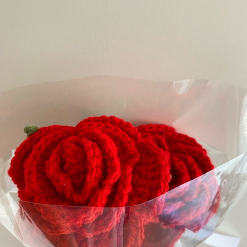 Bouquet with two knitted red roses new