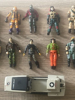 10 Gi Joe figures and Polar Battle Bear Skimobile vehicle