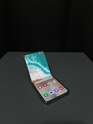 Samsung Galaxy Z Flip 5 512GB μεταχειρισμένο, γκρι