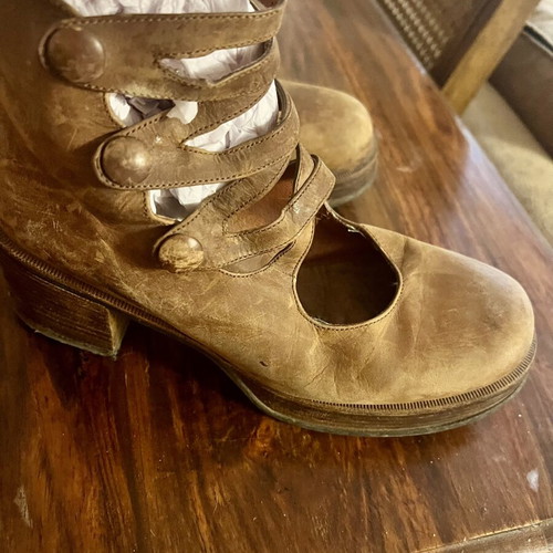 Leather Spanish shoes used, size 37