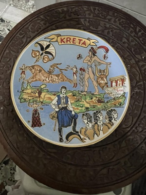 Handmade Neofitou decorative plate with gold details like new