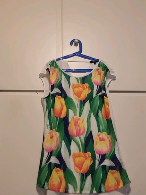 Gucci women's summer blouse like new with tulips and white transparent back