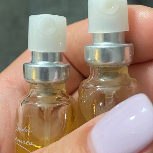 Mini perfume set 2 pieces like new, elegant glass bottles
