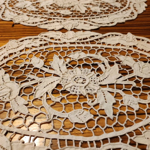 Set of 2 table runners like new, 29cm x 19cm