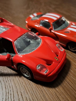 Toy Cars 1/43 Ferrari Maisto and Viper Burago like new