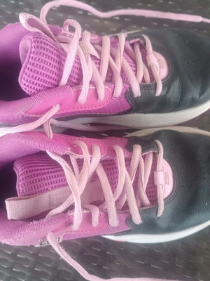 Under Armour athletic shoes like new, size 36, pink/black