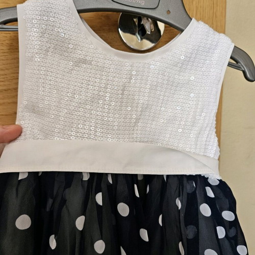 Dress like new, suitable for up to 2 years old