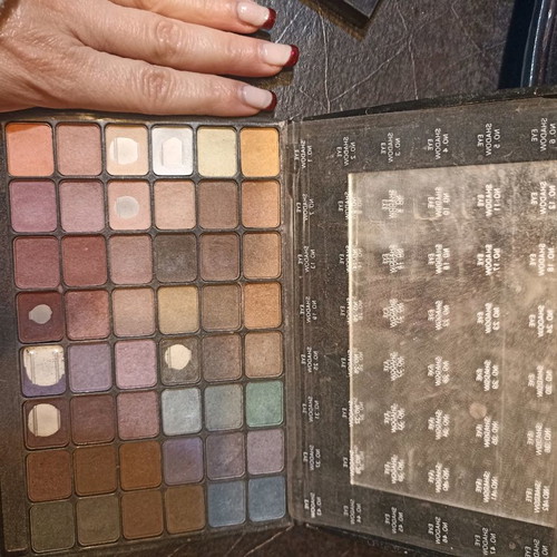 Eyeshadow palettes used, 2 pieces, one large and one small