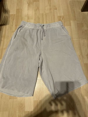Bershka Baggy 3/4 Shorts size XXL Baby Blue