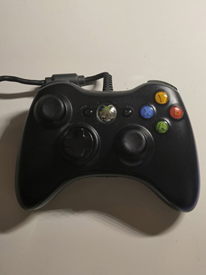 Xbox 360 controller with breakaway plug used, compatible with PC and emulators