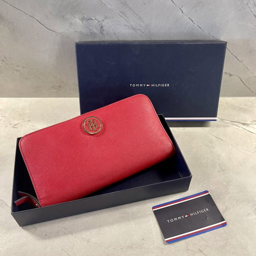 Tommy Hilfiger red faux leather wallet like new