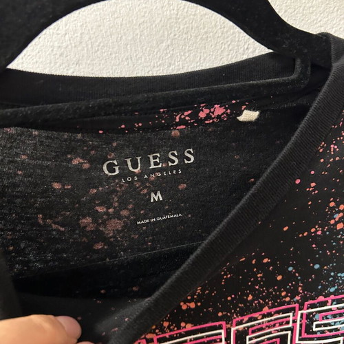 Guess Los Angeles T-Shirt Size M like new, colorful split design