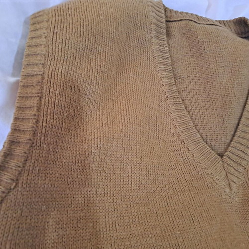 Men's vest camel color V-neck wool medium-large like new winter garment