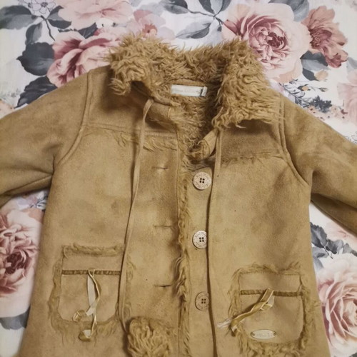 Mouton coat like new for 2-year-old with fur lining