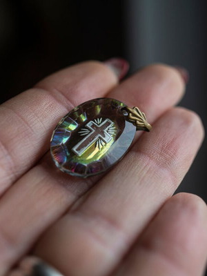 Vintage μενταγιόν δεκαετίας 70' μεταχειρισμένο