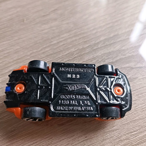 Hot Wheels Monteracer Mattel 2015 like new