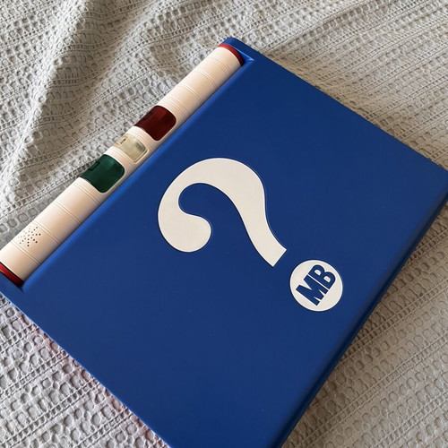 Electronic board game Μάντεψε ποιος, like new