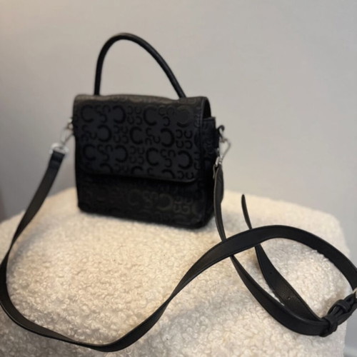 Caprisa crossbody bag like new, black