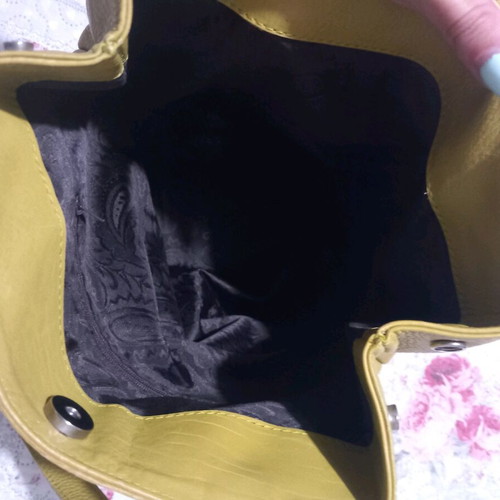 Mustard leatherette bag like new, genuine leather