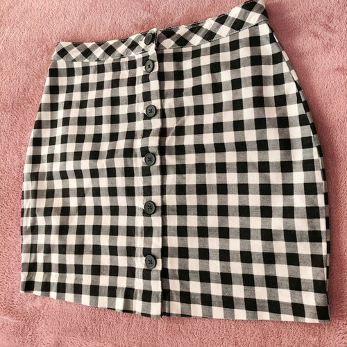 Checked black and white skirt like new, size 38 from H&M