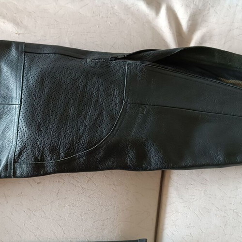 Alpinestars leather motorcycle pants new, size 48 with knee protection