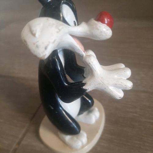 Looney Tunes figure like new