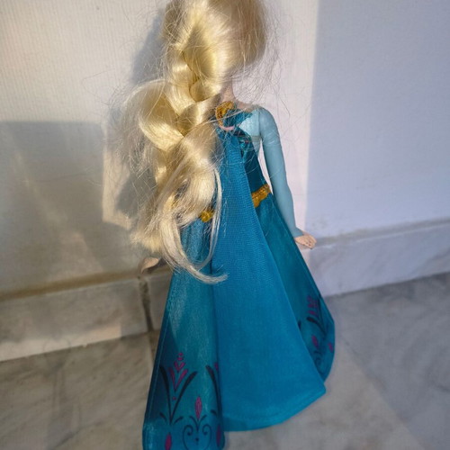 Elsa doll figure used with plastic body