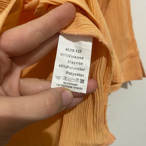 Gofre shirt like new, size Medium, orange